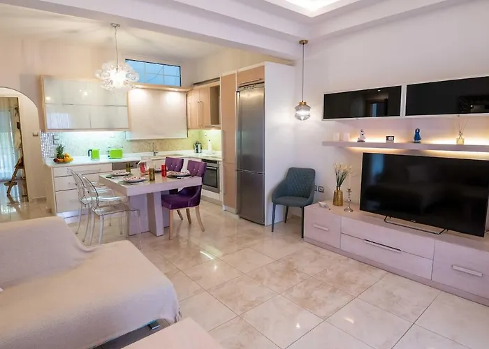 Blue Lady Seaview Apartment