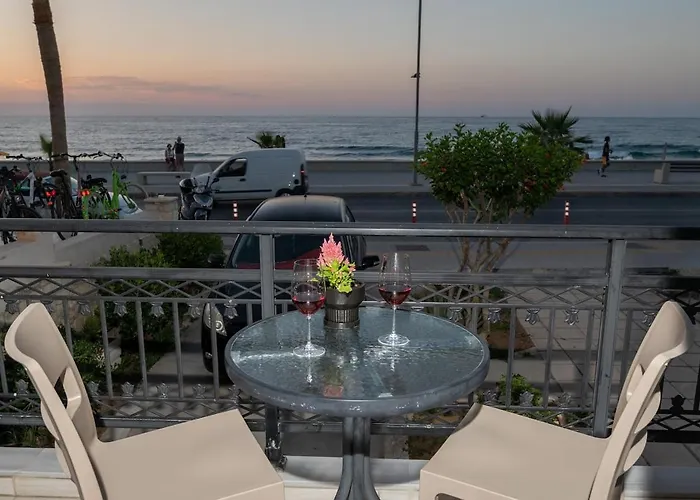 Blue Lady Seaview Apartment